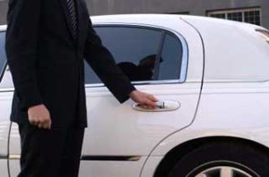 chauffeur_hand_door